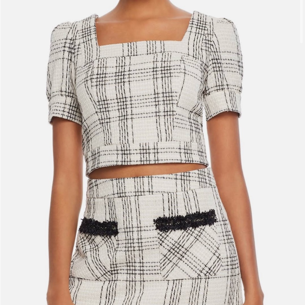 Aqua Women’s White Black Plaid Square-Neck Puff-Sleeve Tweed Crop Top